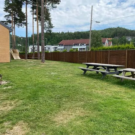 Double 211 - Near Kristiansand Hostel Vikeland