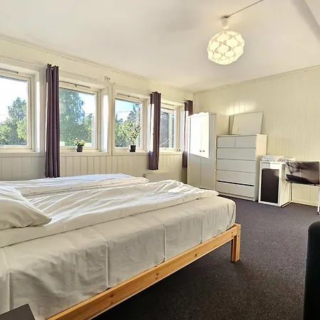 Double 211 - Near Kristiansand Hostel